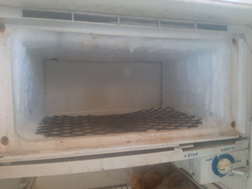Продам советский холодильник