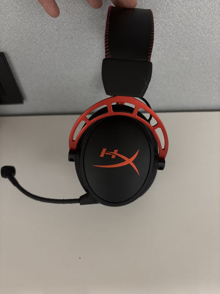 Продаю наушники HyperX