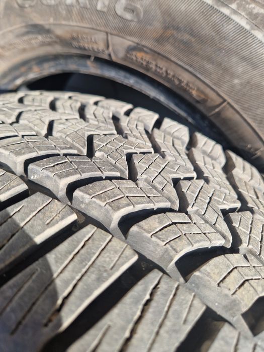 4 брпя  зимни гуми 215/60/16  -2 Pirelli и 2 Debica