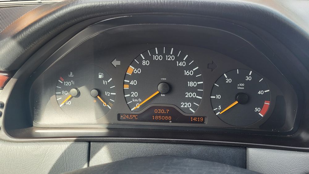 Mercedes E class 290TDI W210