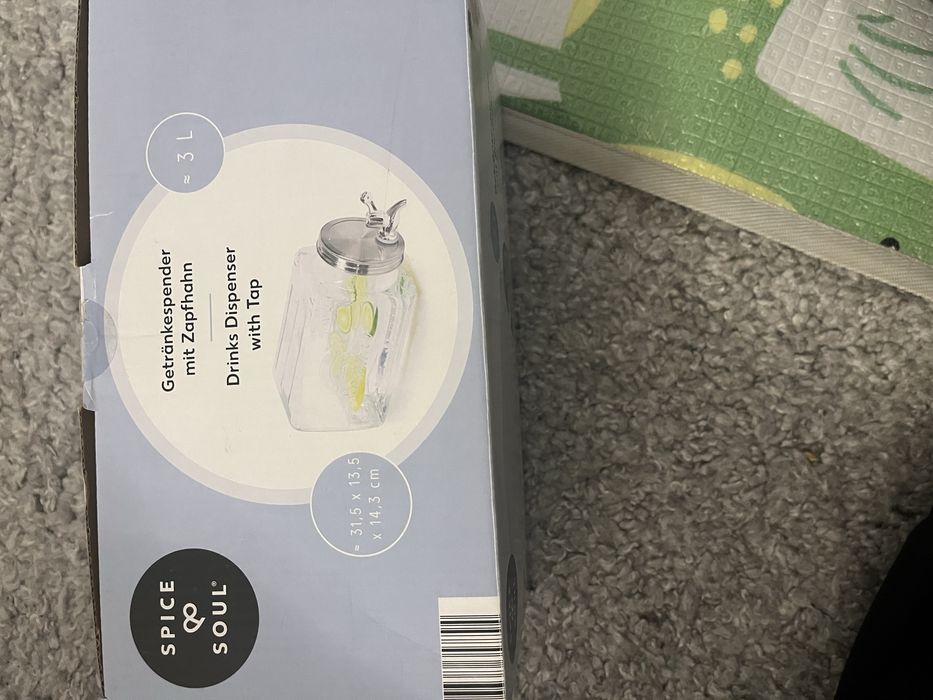 Dozator cu robinet pentru bauturi