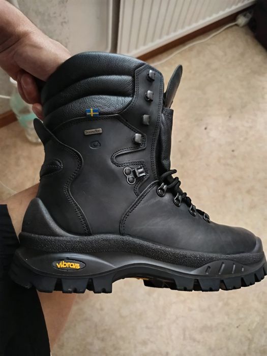 De   vânzare    ghete