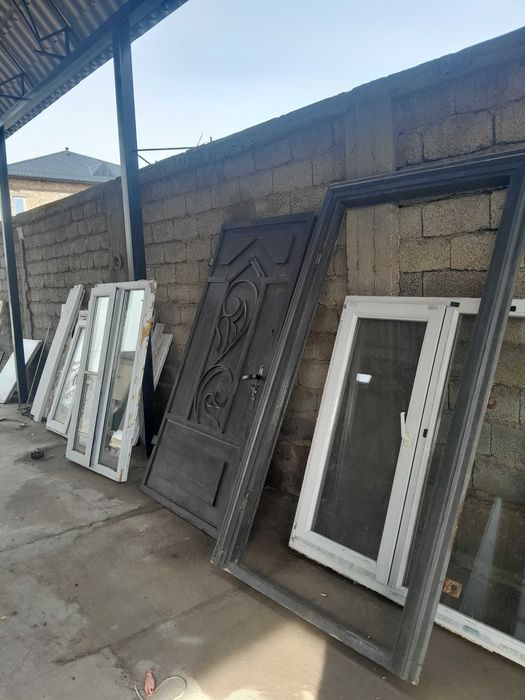 Пластиковые окна б/у,дверь, витраж
