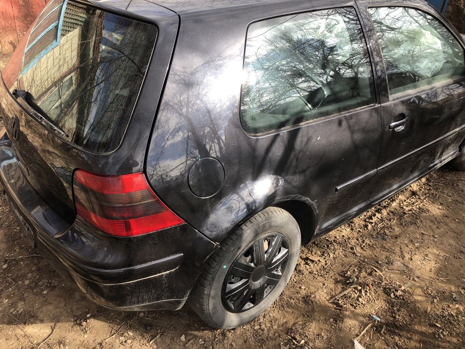 Dezmembrez Golf 4 1.6