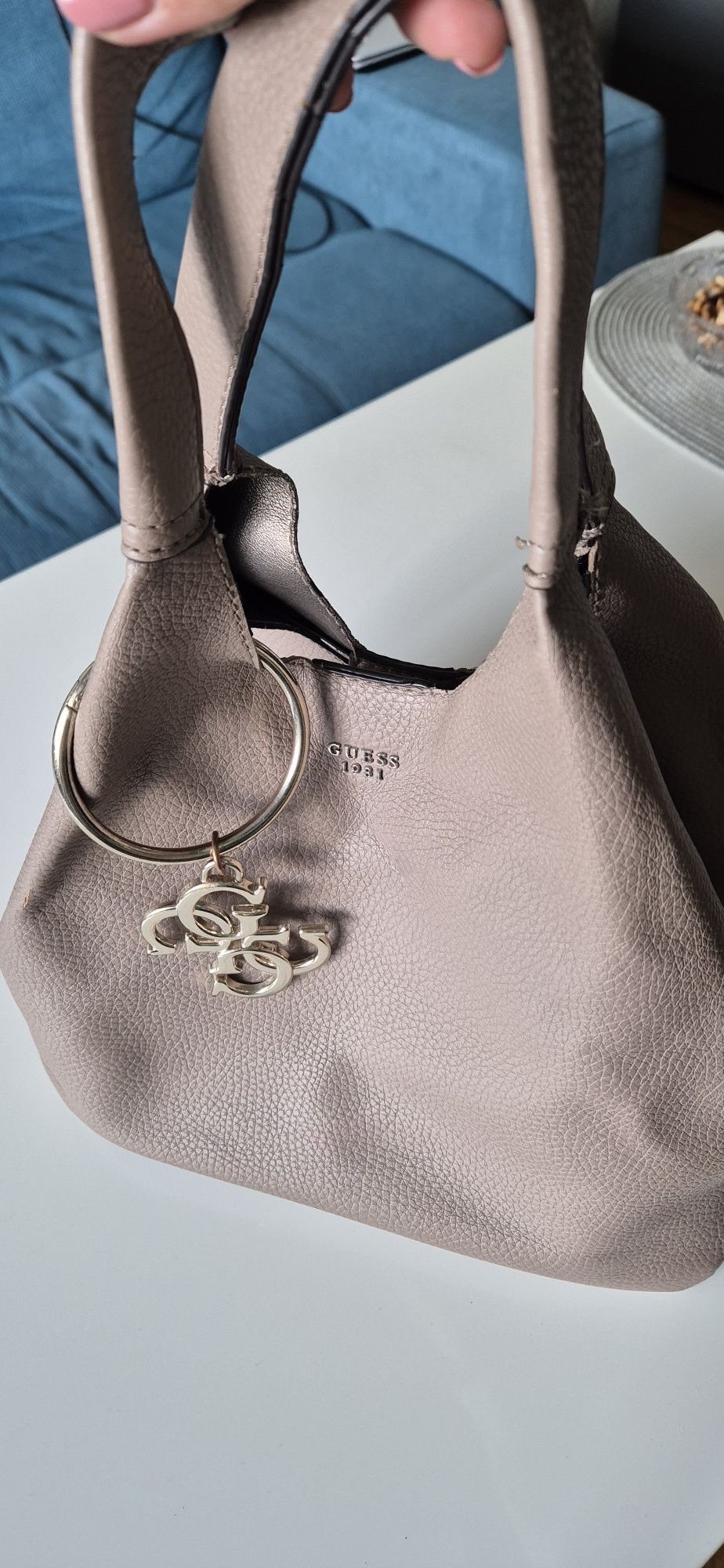 2бр.чанти на Guess