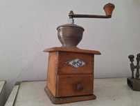 De vânzare Râşniţă, Fier de câlcat , Mortar vintage