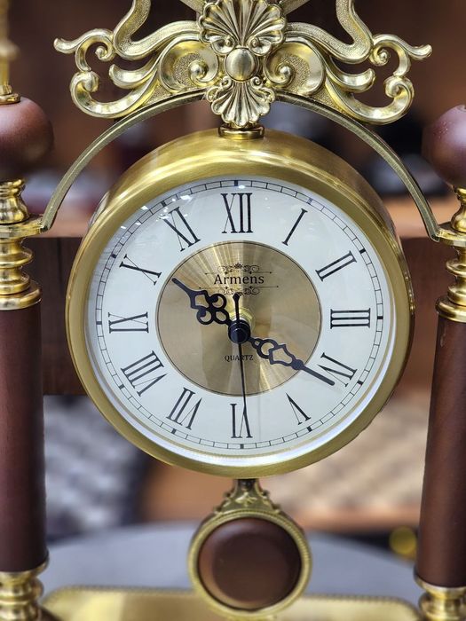 Серьёзно мурской падарок настольный Часы