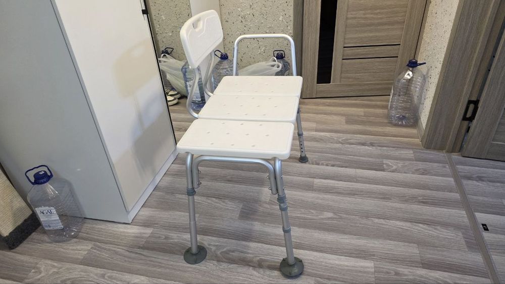 Стул скамейка в душевую ванную для людей с ограниченными возможностями