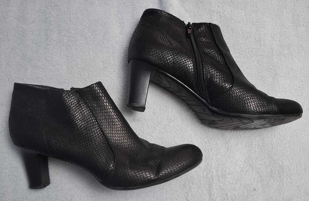 Ghete negre cu toc gros, 42, Graceland