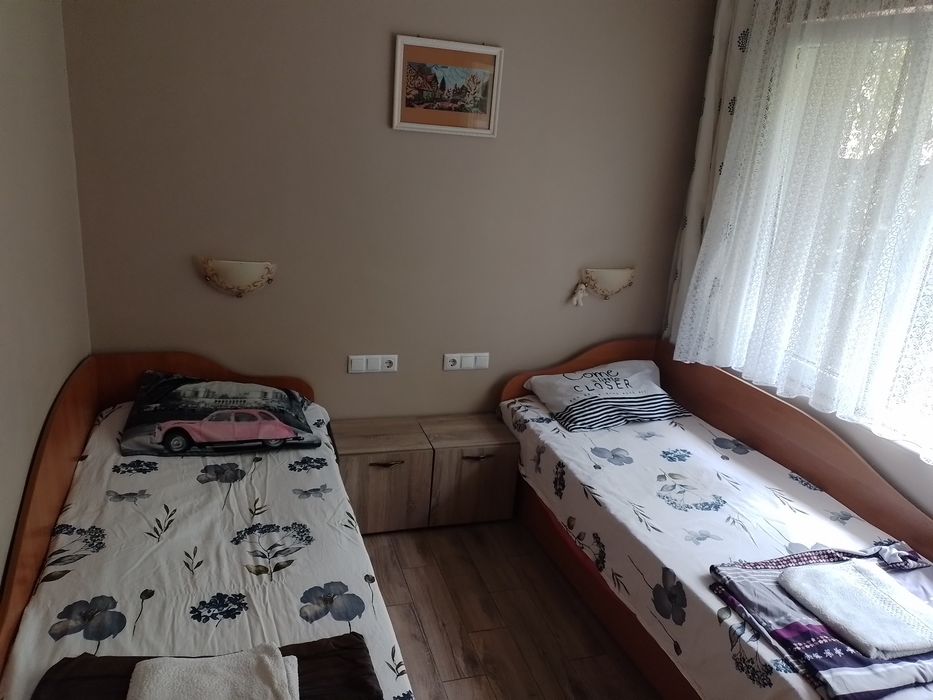 Дава се под наем Тристаен апартамент в Варна, Червен площад - 78 кв.м за 612 € - Снимка #7
