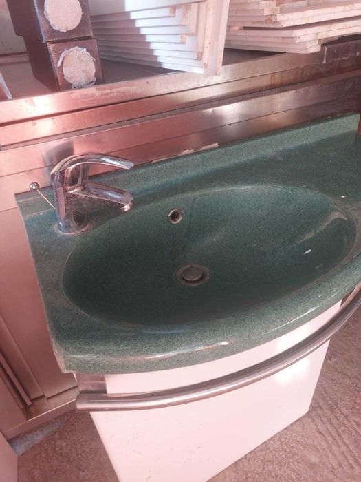 Vand chiuveta de baie, cu set complet,din, granit,400Ron/buc,la Oradea