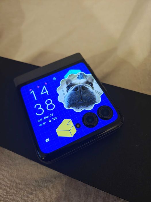 Motorola Razr 50 (256GB, Koala Grey) - full box, garanție