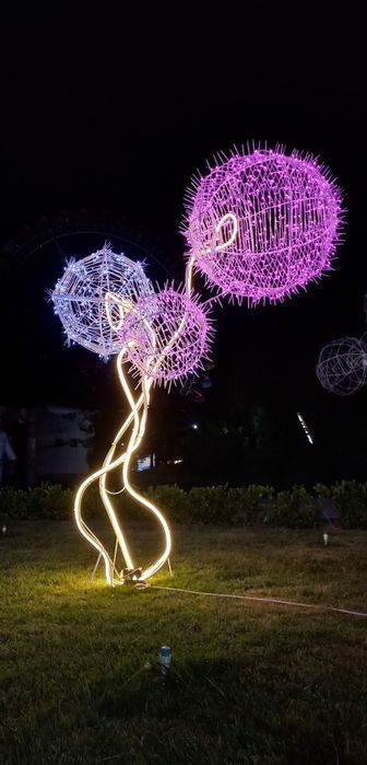 Новогодний олень скульптура