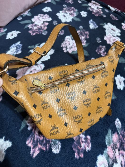 Borsetă MCM piele