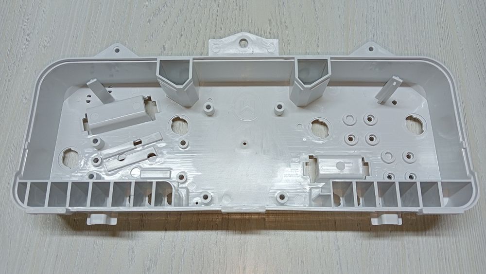 Нексия. Запчасти на Нексию. Корпус щитка приборов на Нексию. Новый.