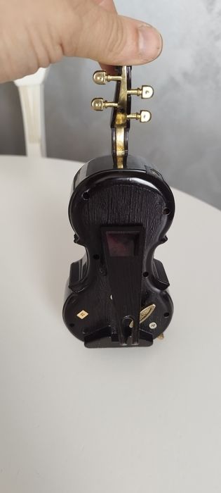 De vânzare bricheta  violoncel de colecție
