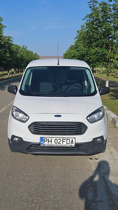 Ford transit courier 2019