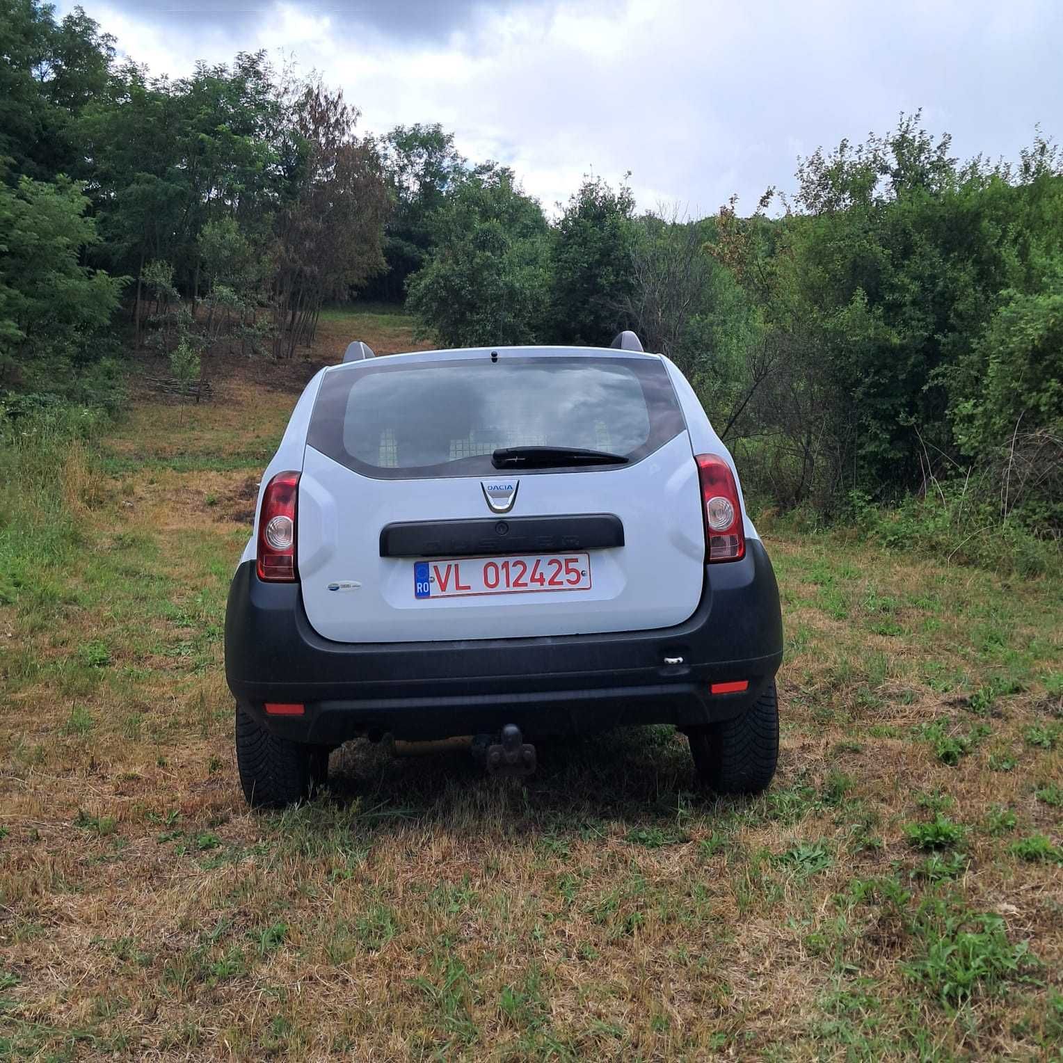 Dacia Duster 4x4 an 2011 autoutilitara 4x4 motor 1600 Benzina