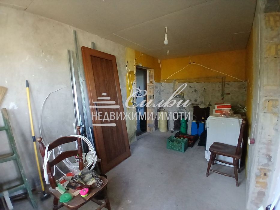 Двуетажна ТУХЛЕНА вила на плоча – местност Под Манастира.