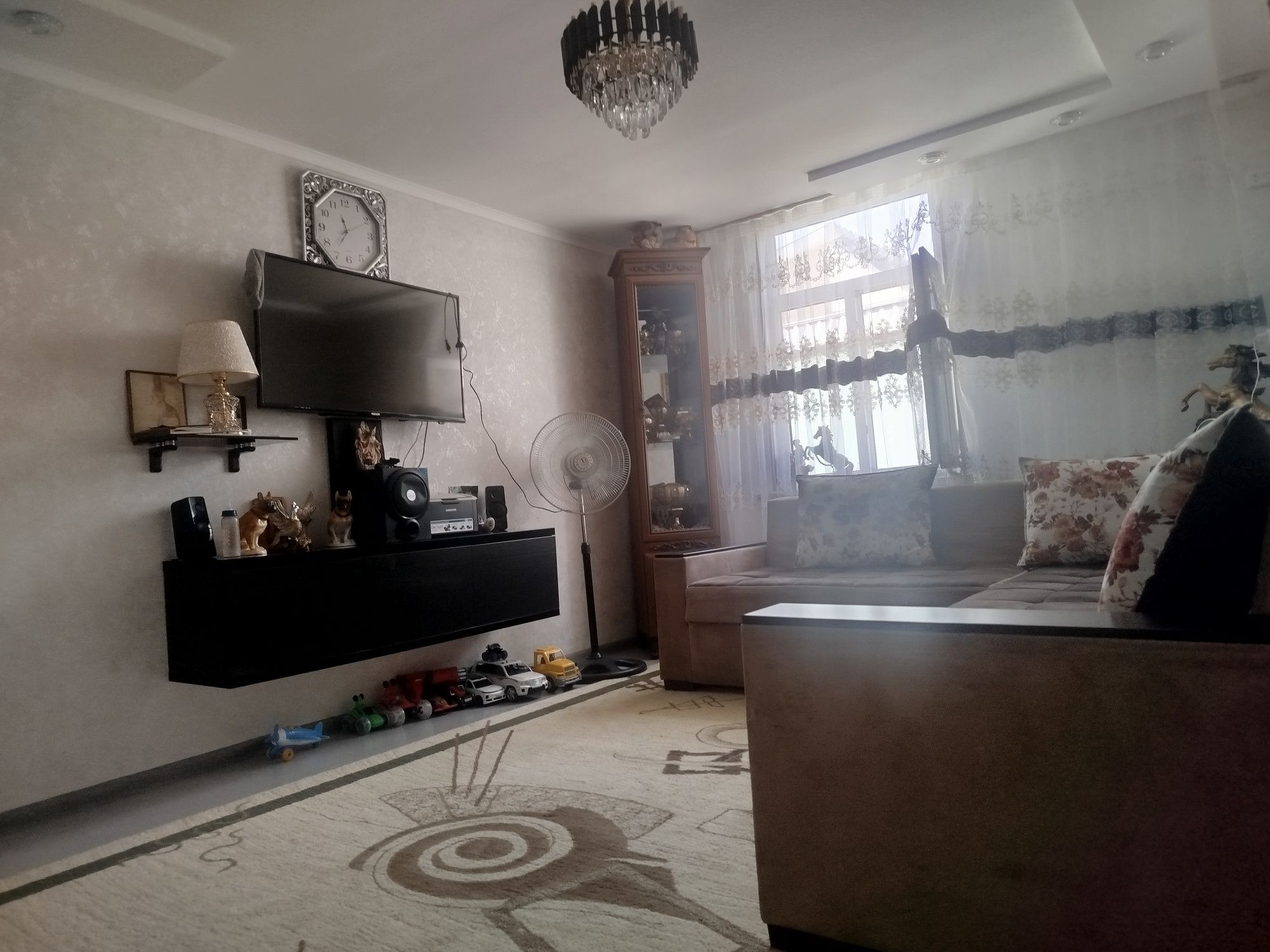 Срочно продается на Янгиабаде 1,8 сотки 3 комнаты