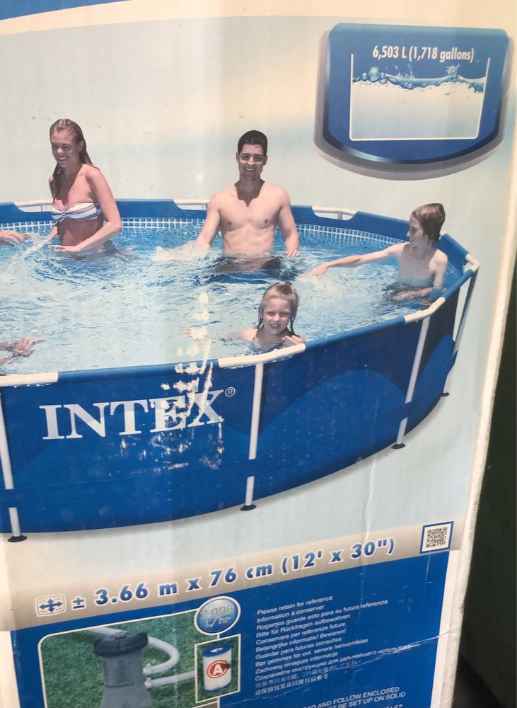 Бассейн intex