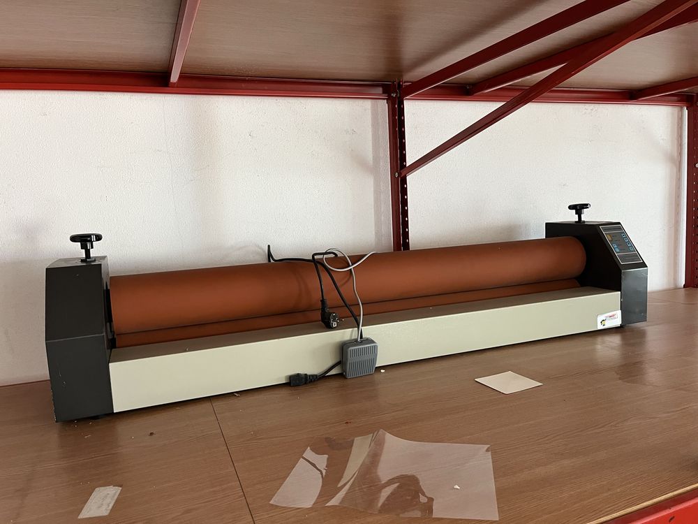 Laminator la rece automat 130 cm.