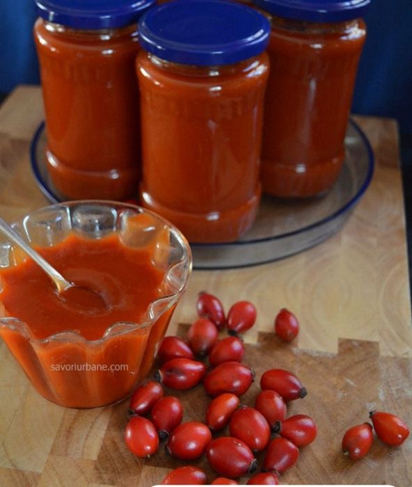 Vand pasta de macese