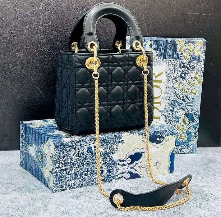 Geanta Dior mini,model Lady, diverse culori, saculet, etichetă