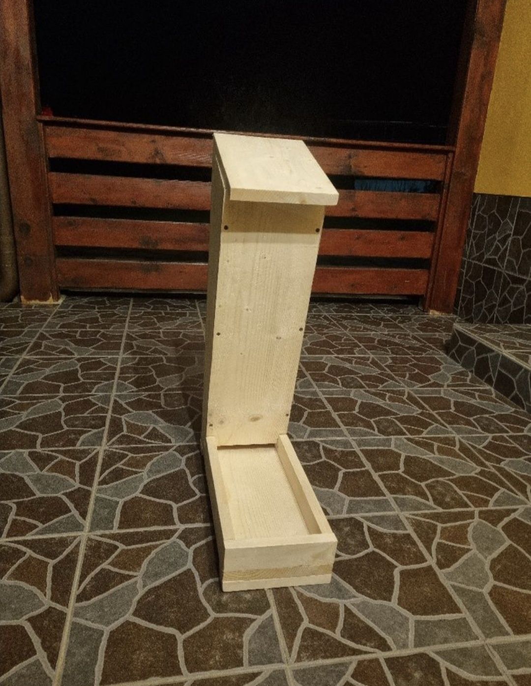 Hranitoare păsări din lemn