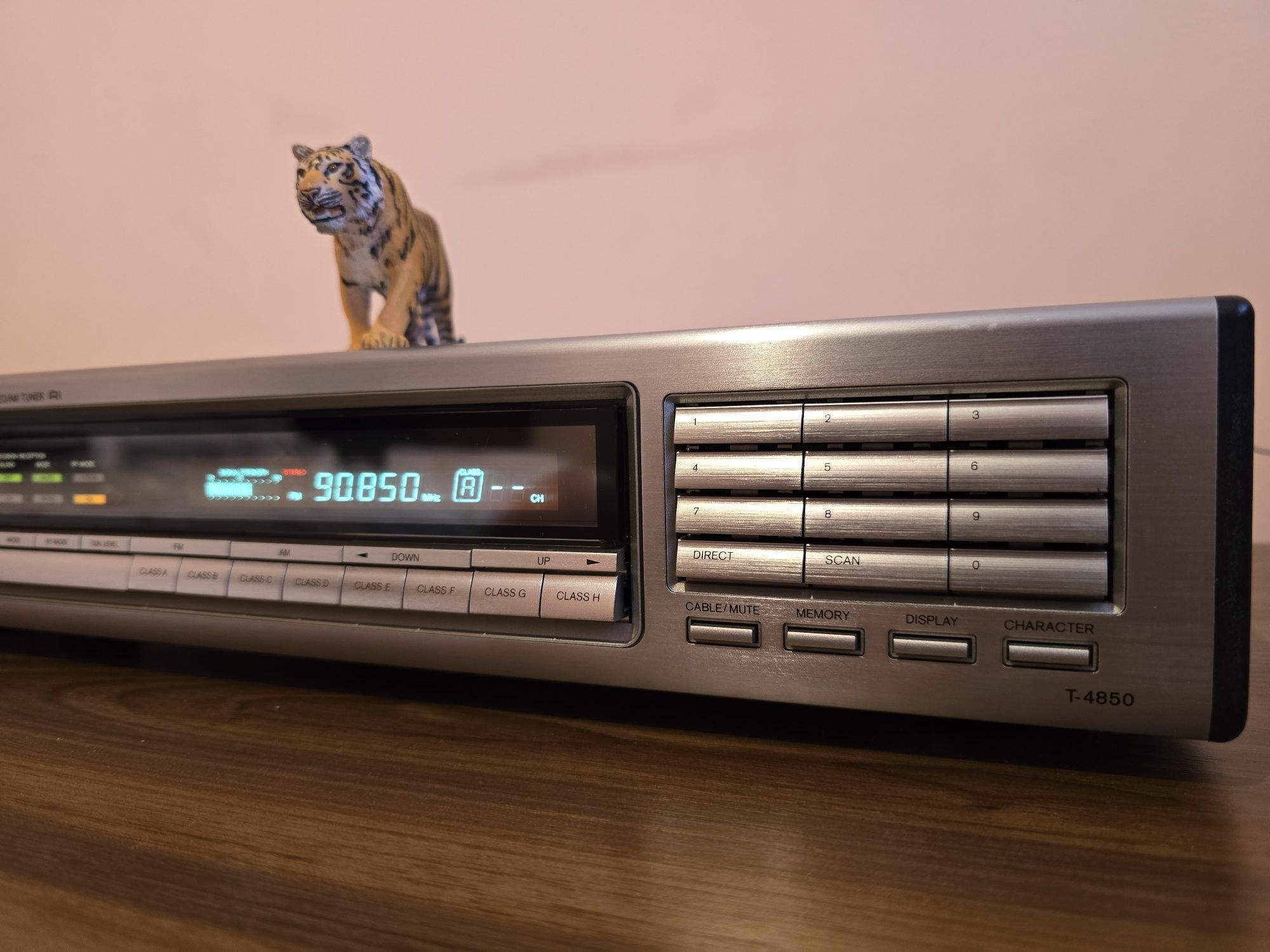 Onkyo Integra T-4850. Tuner premium. Cap serie. Ca nou. Preț fix !