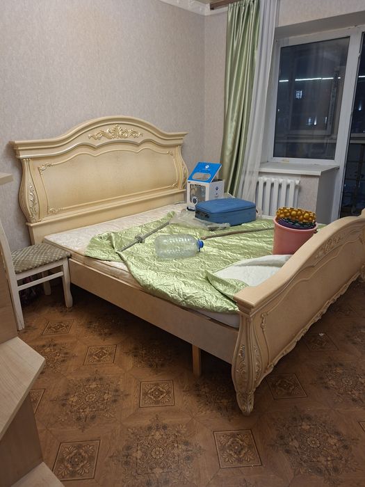 Двухспальная кровать