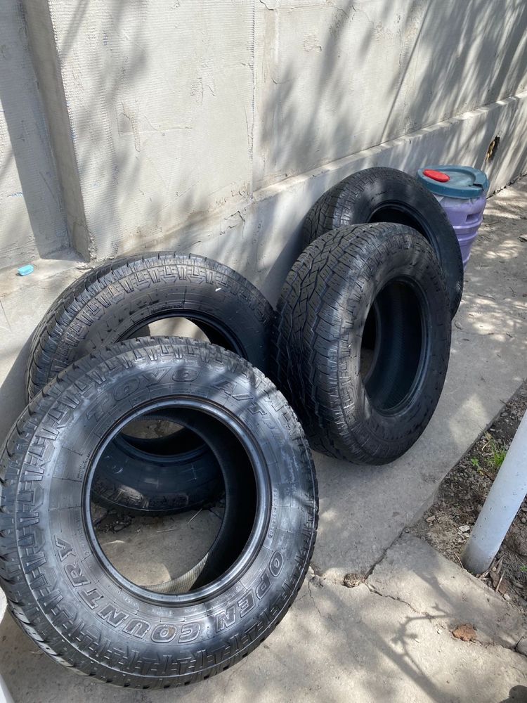 Продам резину японскую toyo open country plus