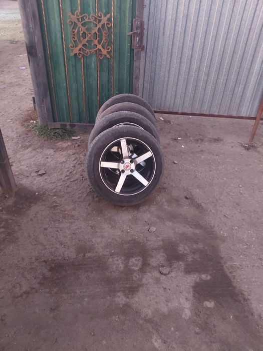 Титановые диск 16 размер резина новый