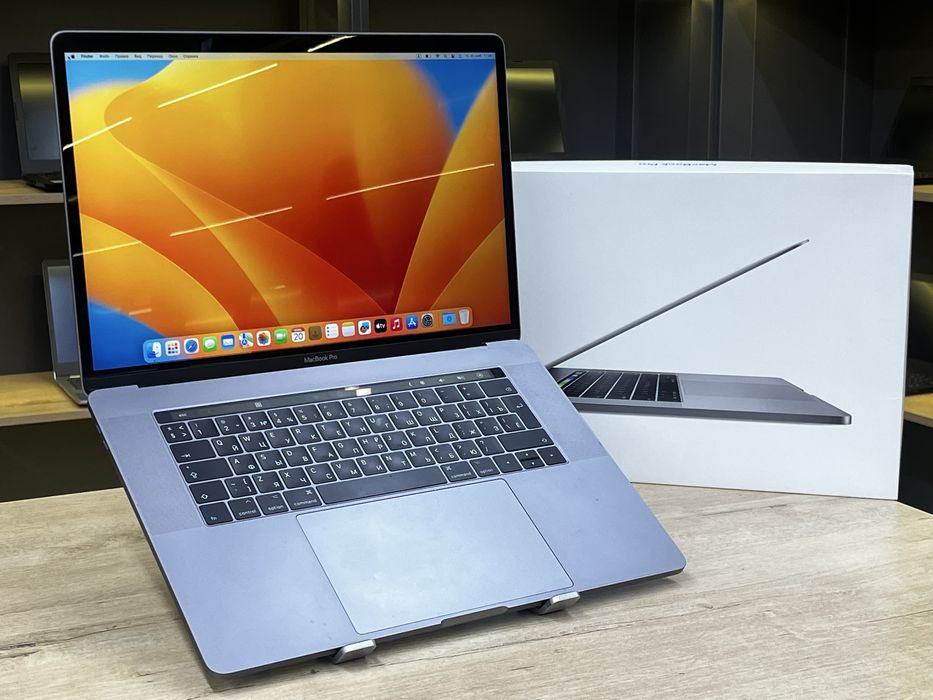 Тонкий ноутбук MacBook Pro 15 2017.  -  15.4 2K/Core i7/16GB/SSD 512GB