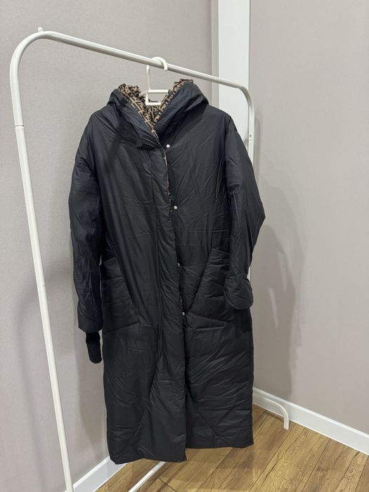 Куртка теплая. Ветер не продувает.