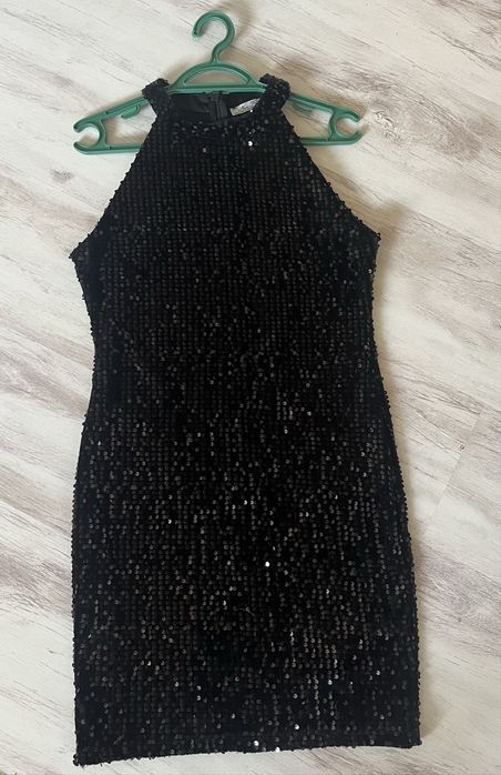 Рокли с пайети – стил и блясък