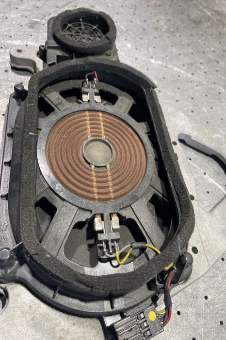 Subwoofer auto A204 820 57 02 Mercedes-Benz CLA-Class C117