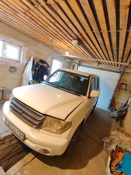 Продам автомобиль Mitsubishi Pajero Pinin
