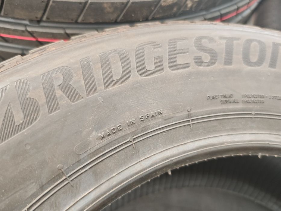 Vand anvelope de vara 215/60x16 marca Bridgestone