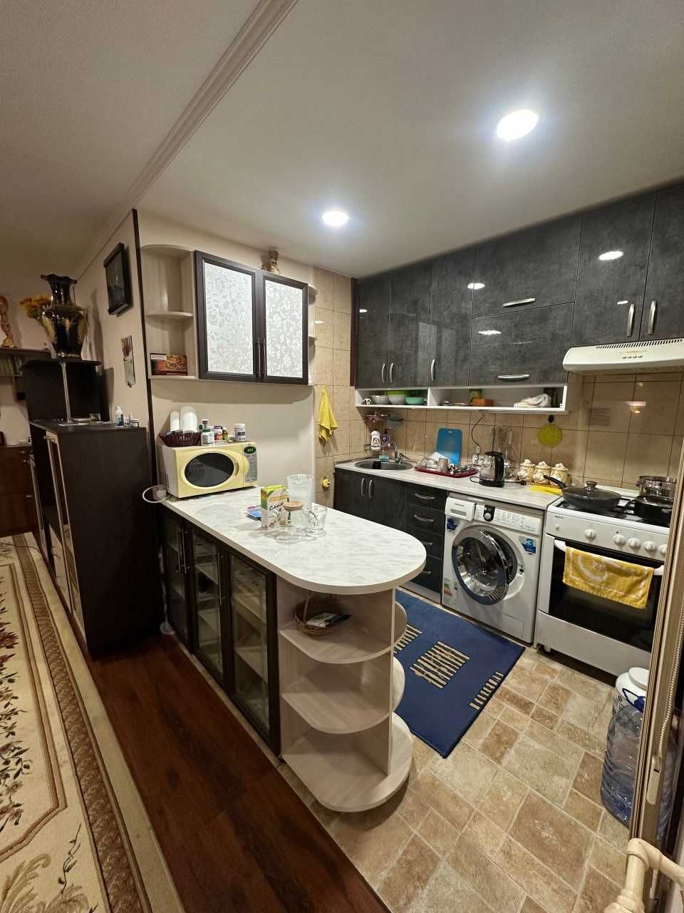 Чиланзар-1` 2-комн. квартира 49м², 4/5 этаж, чистый ремонт