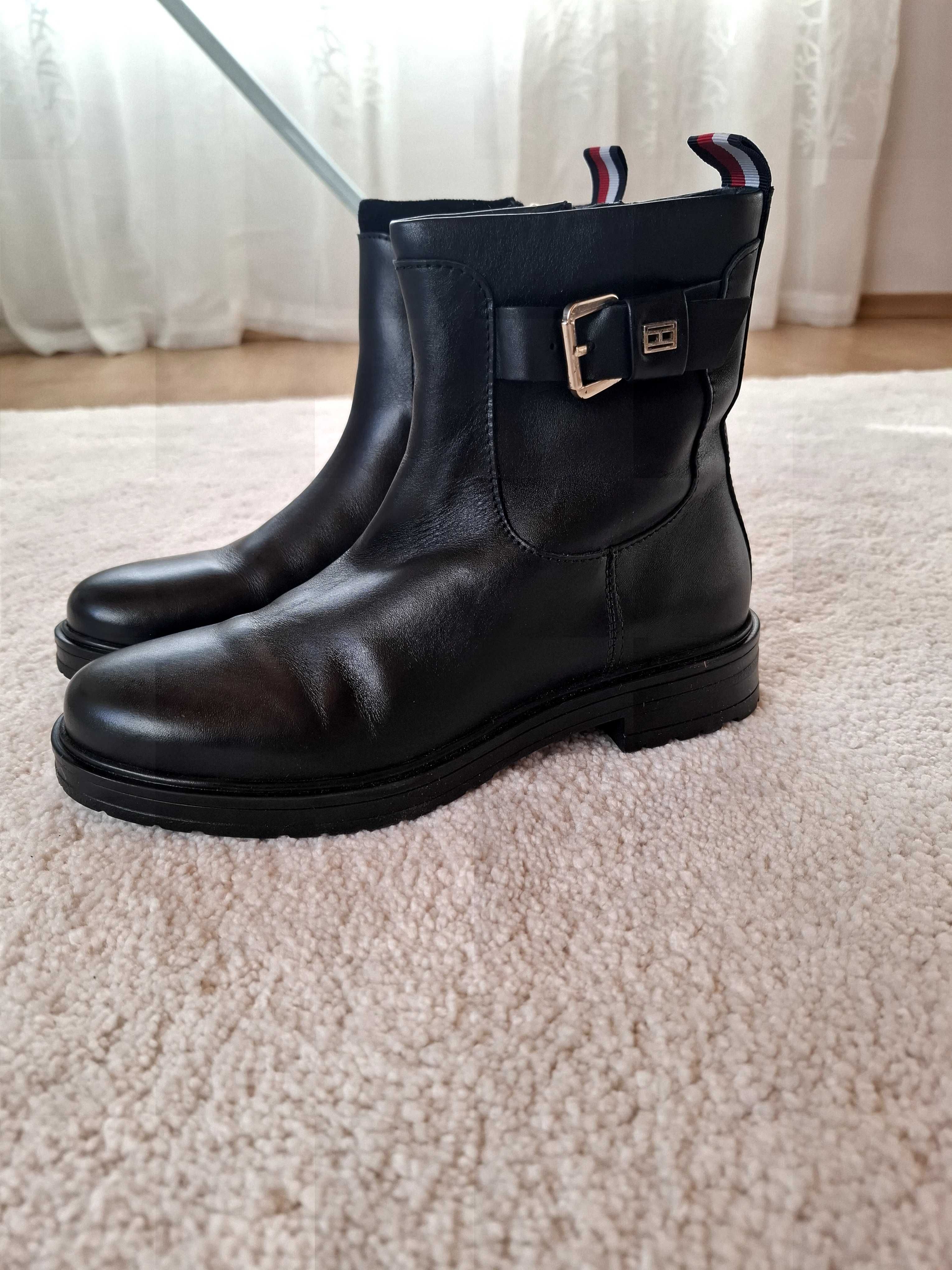 TOMMY HILFIGER - 37 номер..