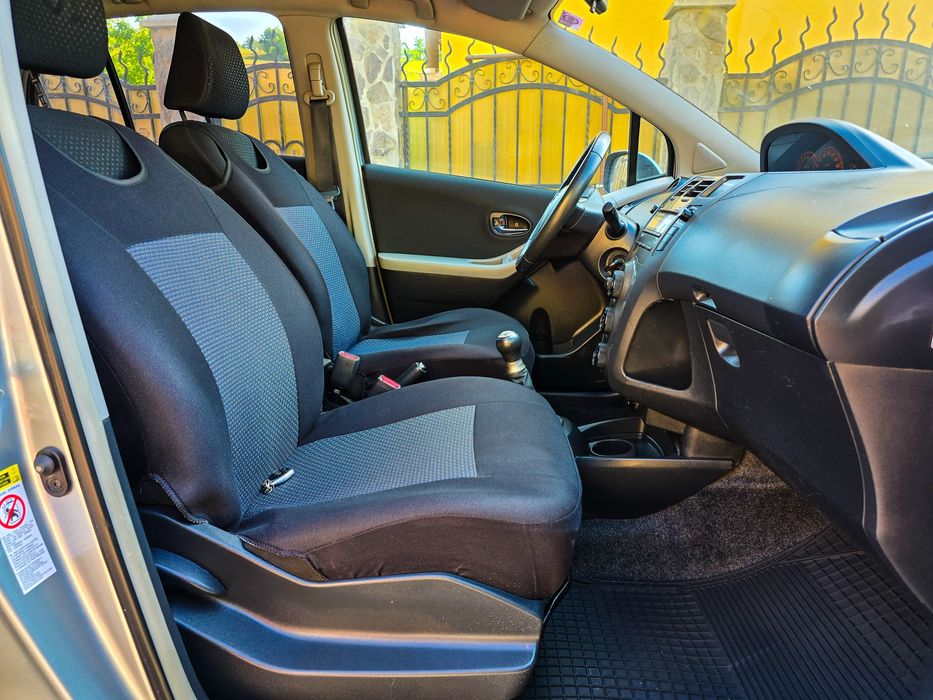 Toyota Yaris Facelift 2010 benzina Stare Impecabila!