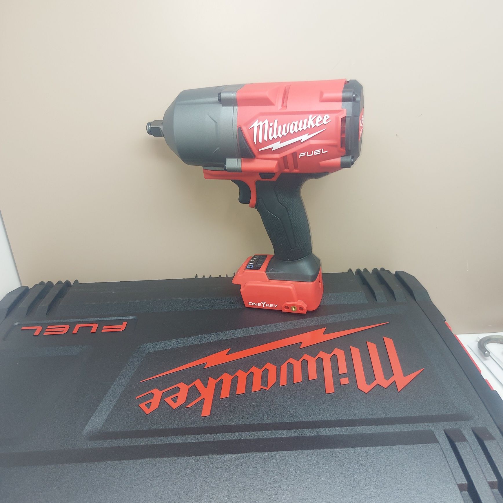 ПРОМОЦИЯ.Мощен гайковерт Milwaukee M18 ONEFHIWF12-0X