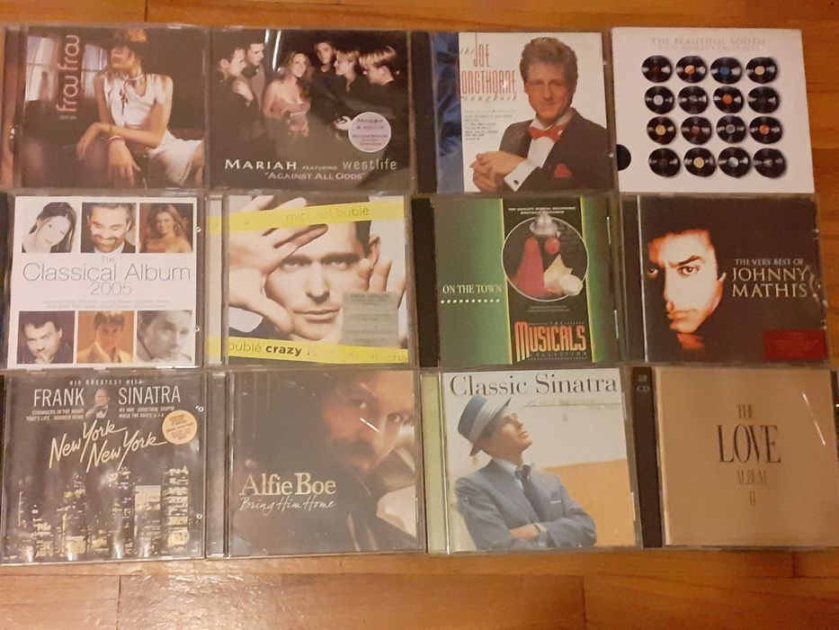 70 броя оригинални дискове (CD) с английска музика