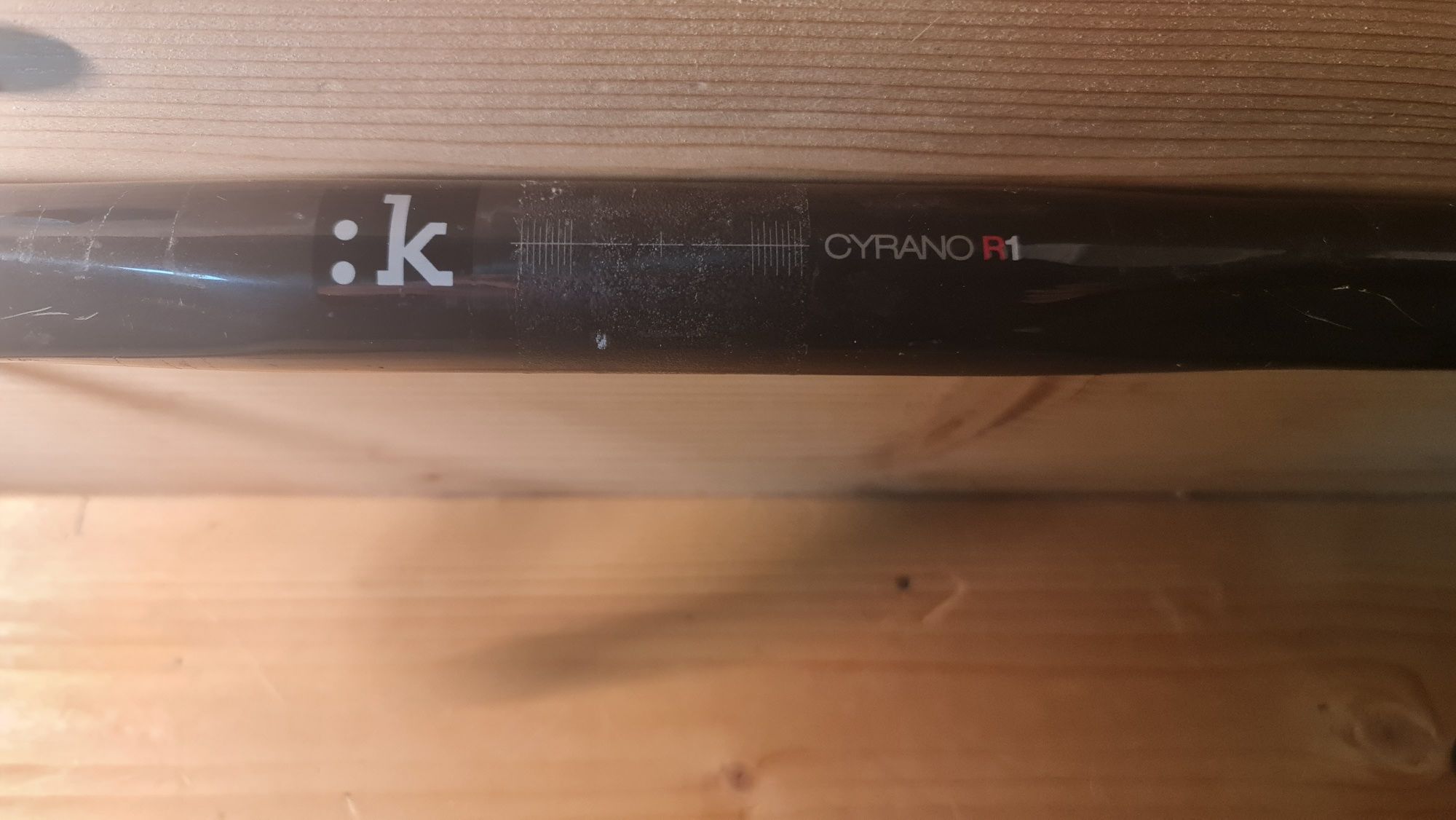 Ghidon carbon  FIZIK CYRANO R1, 42 cm