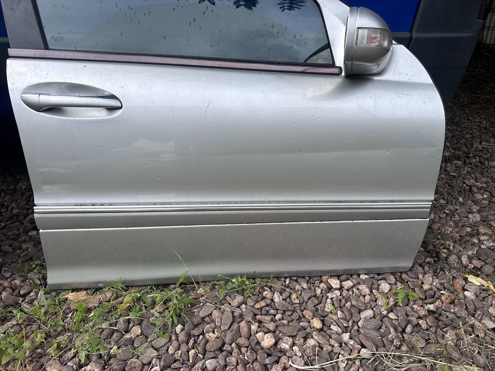 Врата,предна/задна Mercedes C200 CDI/W203 2003 Година
