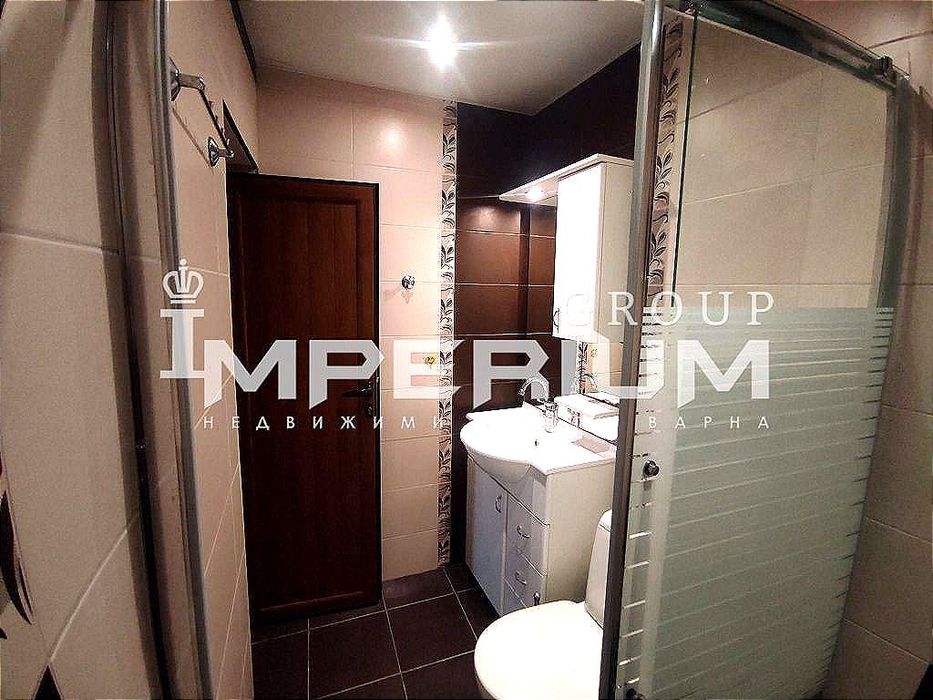 100кв.м. Тристаен апартамент под наем в района на Гръцка махала, гр.