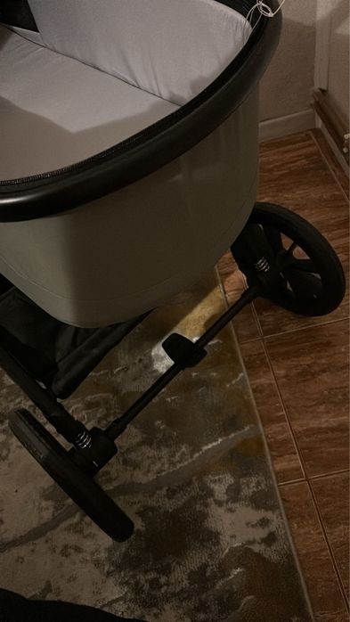 Cărucior Coccolle tip landou – stare foarte bună