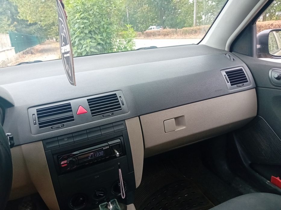 Продавам шкода фабия