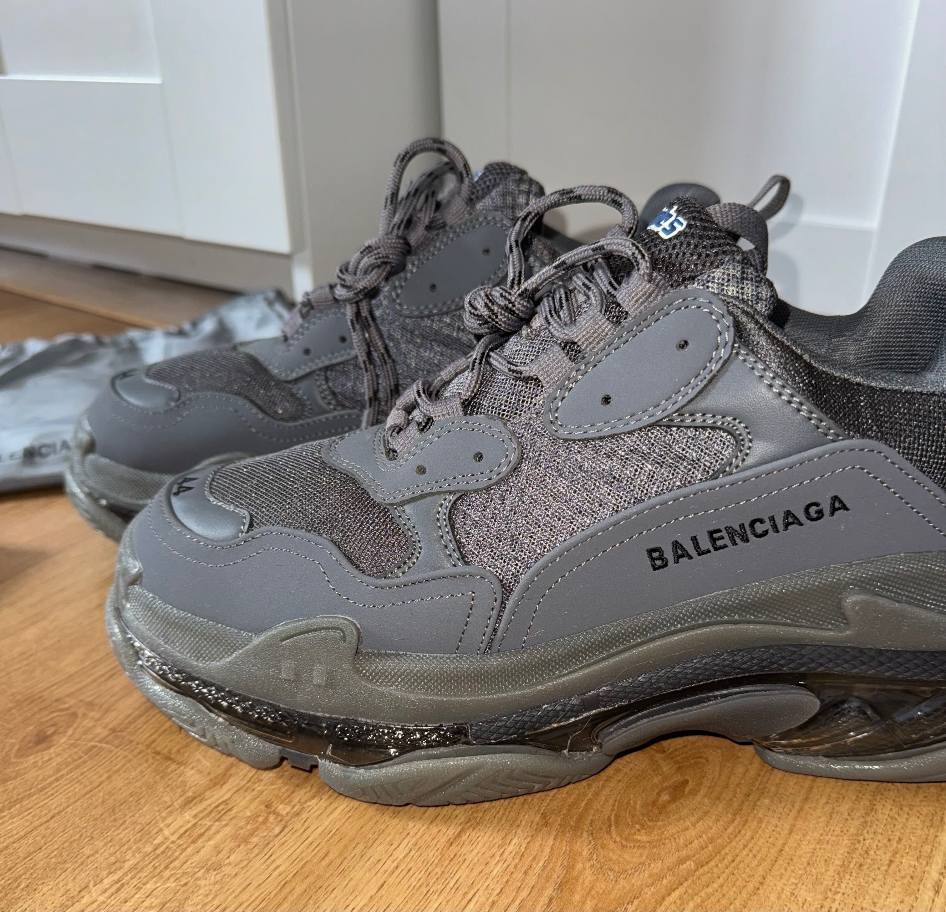 Balenciaga Triple S - Сиви